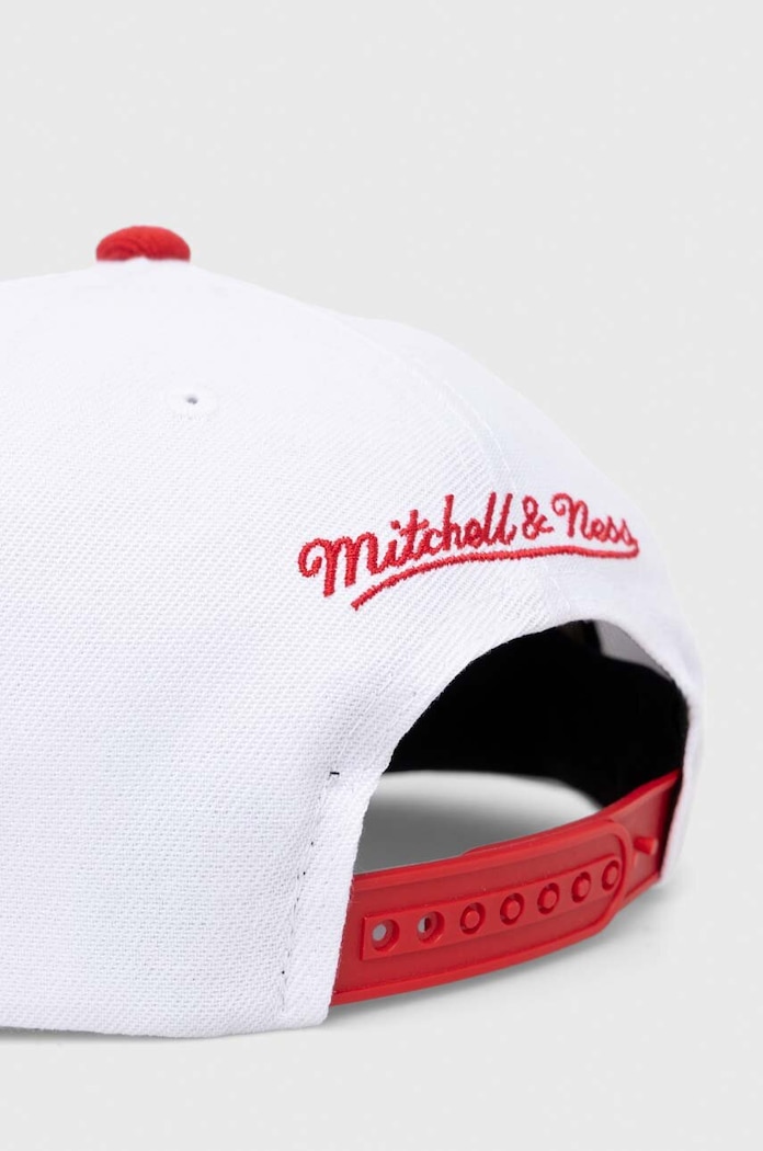 Mitchell&Ness czapka z daszkiem NBA CHICAGO BULLS biały HHSS6978.CBUYYPPPWHIT