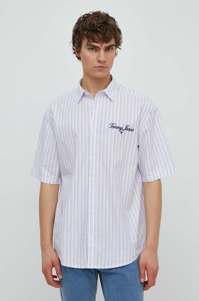 Памучна риза Tommy Jeans райе бял DM0DM18955