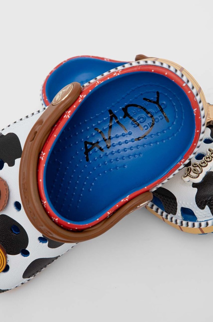 Detské šľapky Crocs TOY STORY WOODY CLASSIC CLOG 209470.CROCS.TOY.STORY. viacfarebná