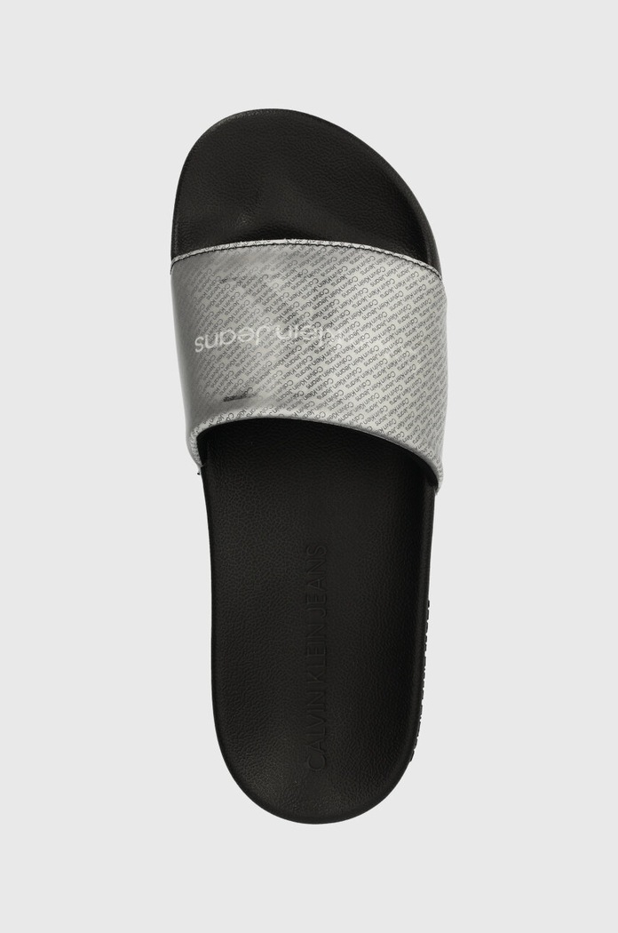 Calvin Klein Jeans klapki SLIDE LENTICULAR srebrny YM0YM00953