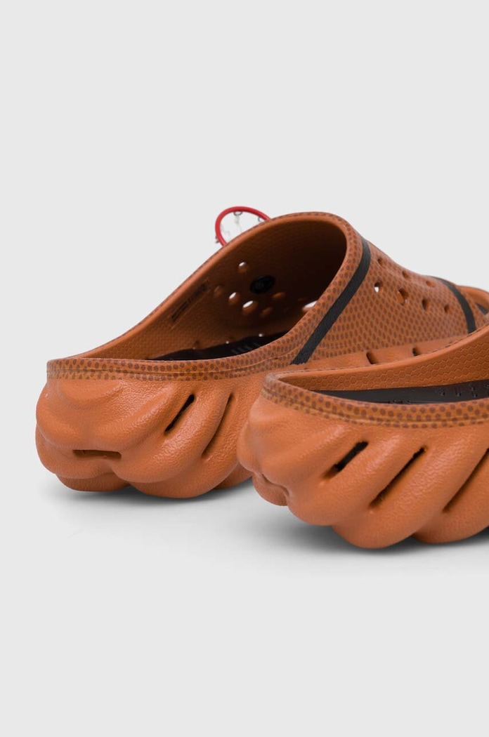 Обувь Шлепанцы Crocs NBA Echo Slide 209791.805 оранжевый