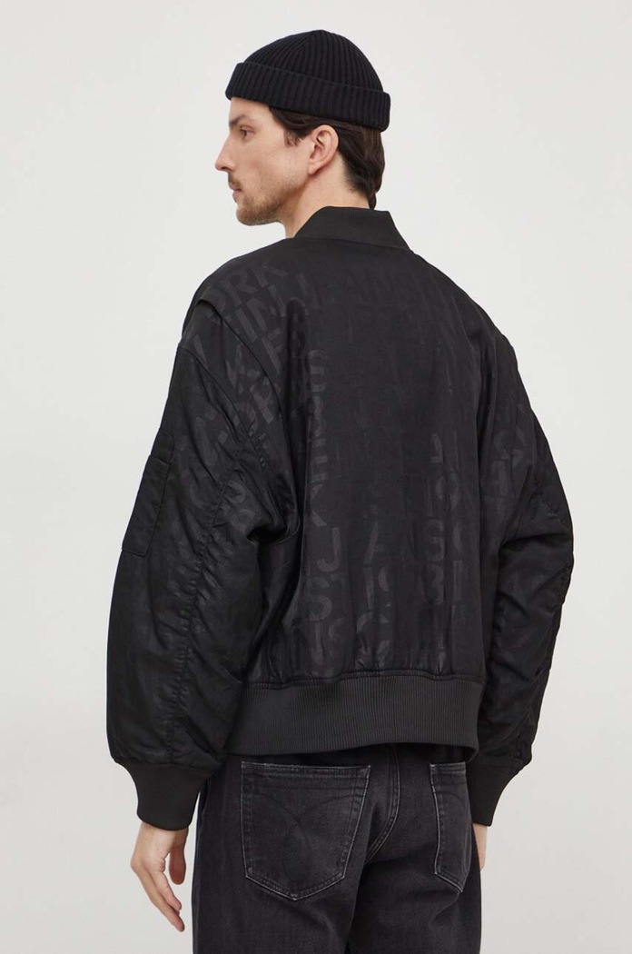 Oblečenie Bunda Calvin Klein Jeans J30J324658 čierna