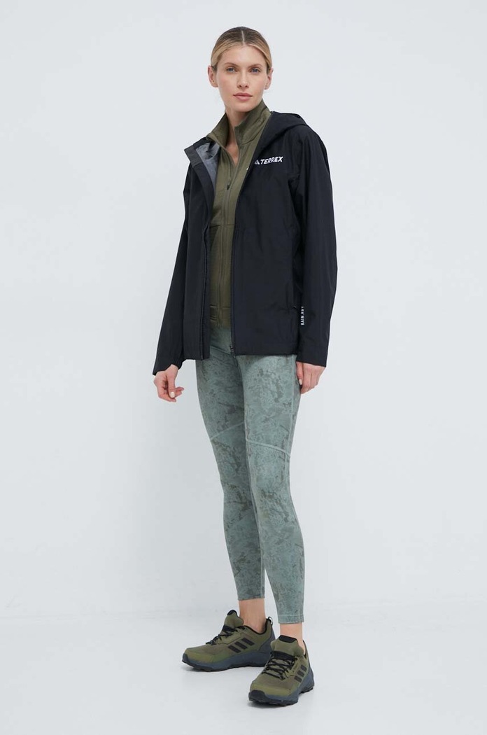 Sportovní legíny adidas TERREX IP6875 zelená SS24