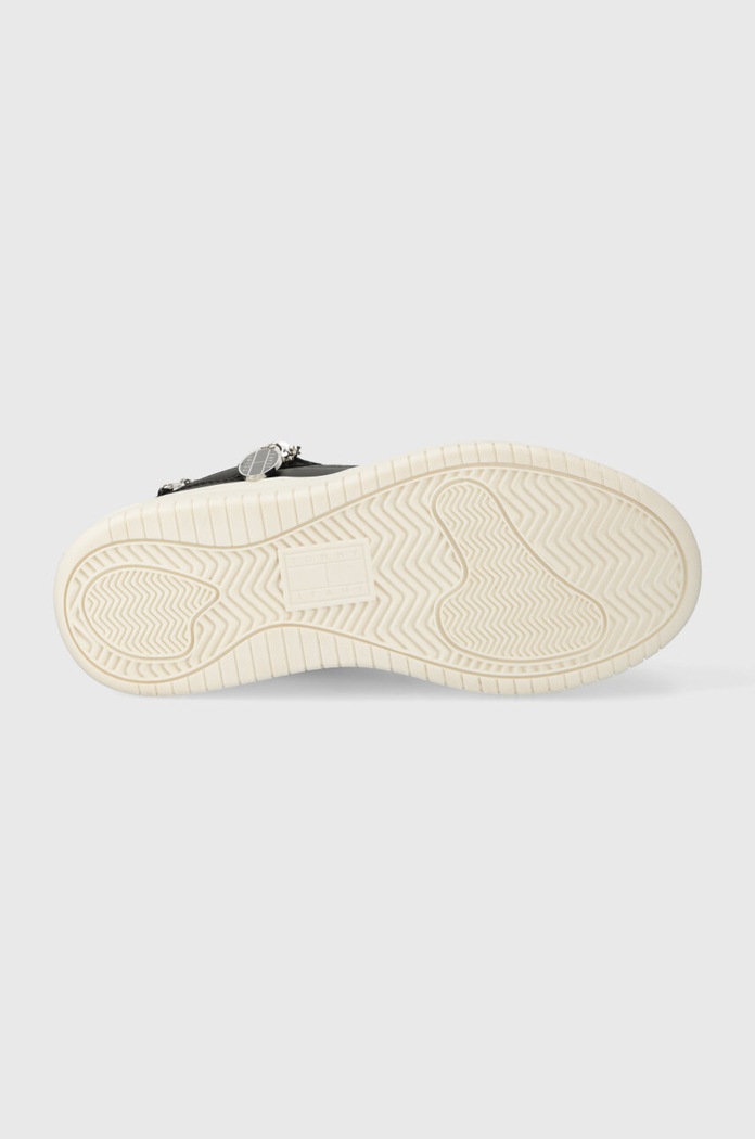 Tommy Jeans sportcipő TJW RETRO BASKET FLATFORM CHARM EN0EN02421 fekete