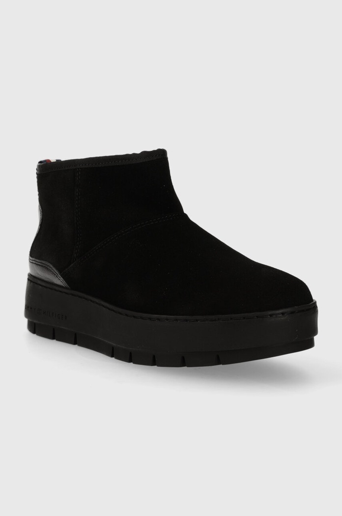 Kožené sněhule Tommy Hilfiger METALLIC SUEDE SNOWBOOT FW0FW07850 černá SS24