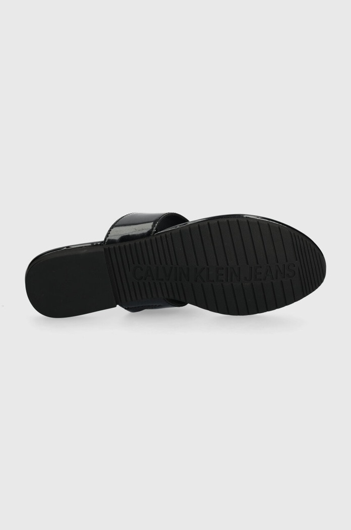 Žabky Calvin Klein Jeans FLAT SANDAL SLIDE TOEPOST MG MET YW0YW01342 černá