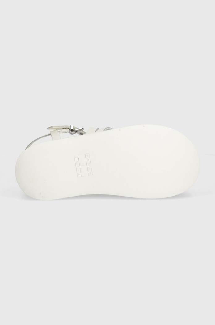 Tommy Jeans bőr szandál TJW STRAPPY WEDGE SANDAL EN0EN02516 fehér