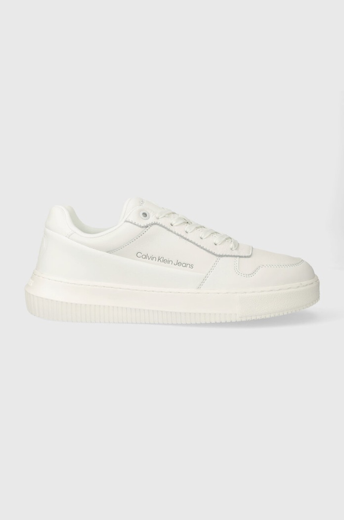 Tenisky Calvin Klein Jeans CHUNKY CUPSOLE LOW LTH IN SAT imitace kůže bílá YM0YM00873