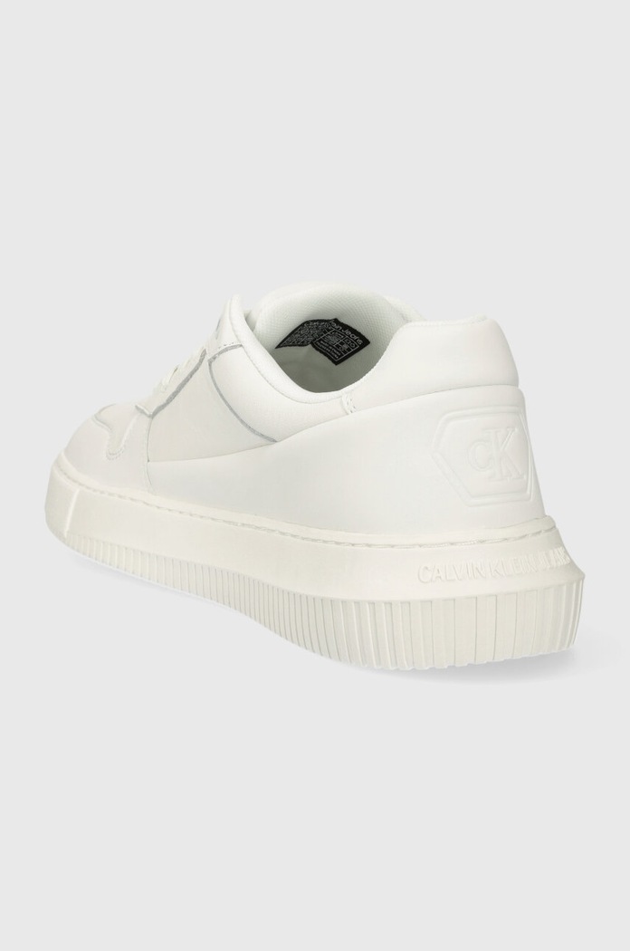Boty Tenisky Calvin Klein Jeans CHUNKY CUPSOLE LOW LTH IN SAT YM0YM00873 bílá