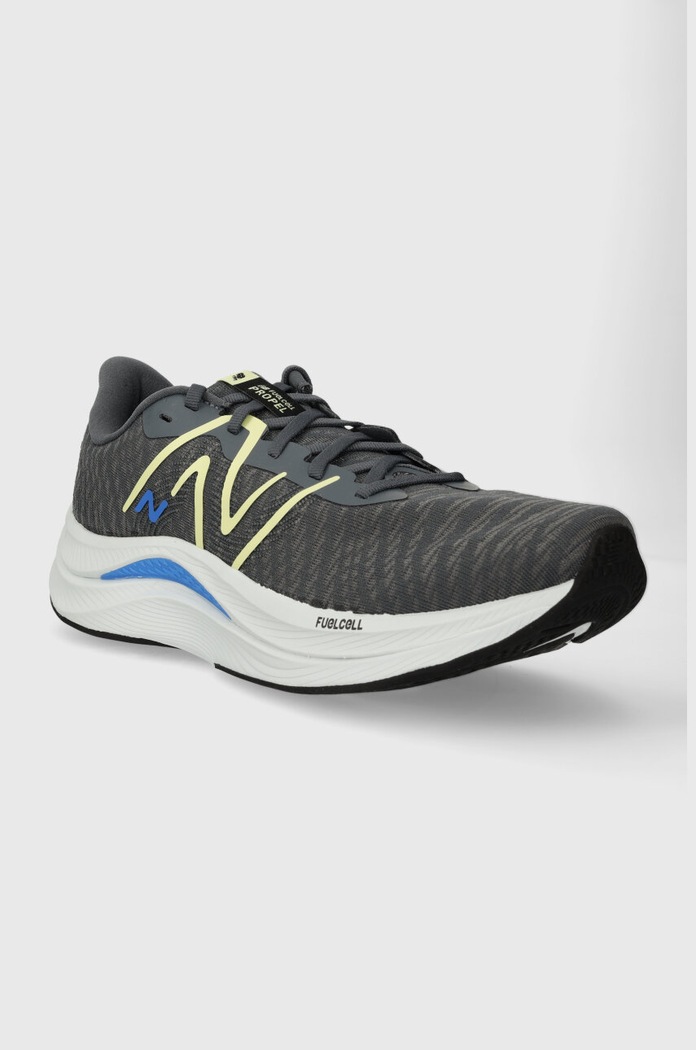 Tenisice za trčanje New Balance FuelCell Propel v4 MFCPRCC4 siva SS24