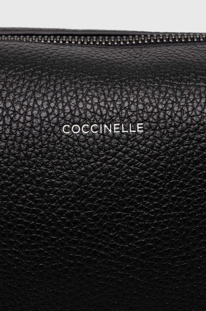 Kožená kosmetická taška Coccinelle E5.MUK.95.G0.01.001 černá SS24