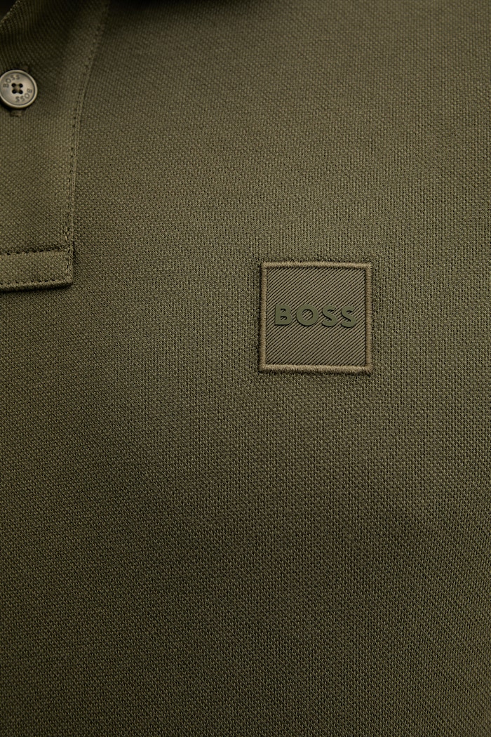 BOSS Orange polo tričko pánske bavlnené s elastanom Passenger 50507803 zelená