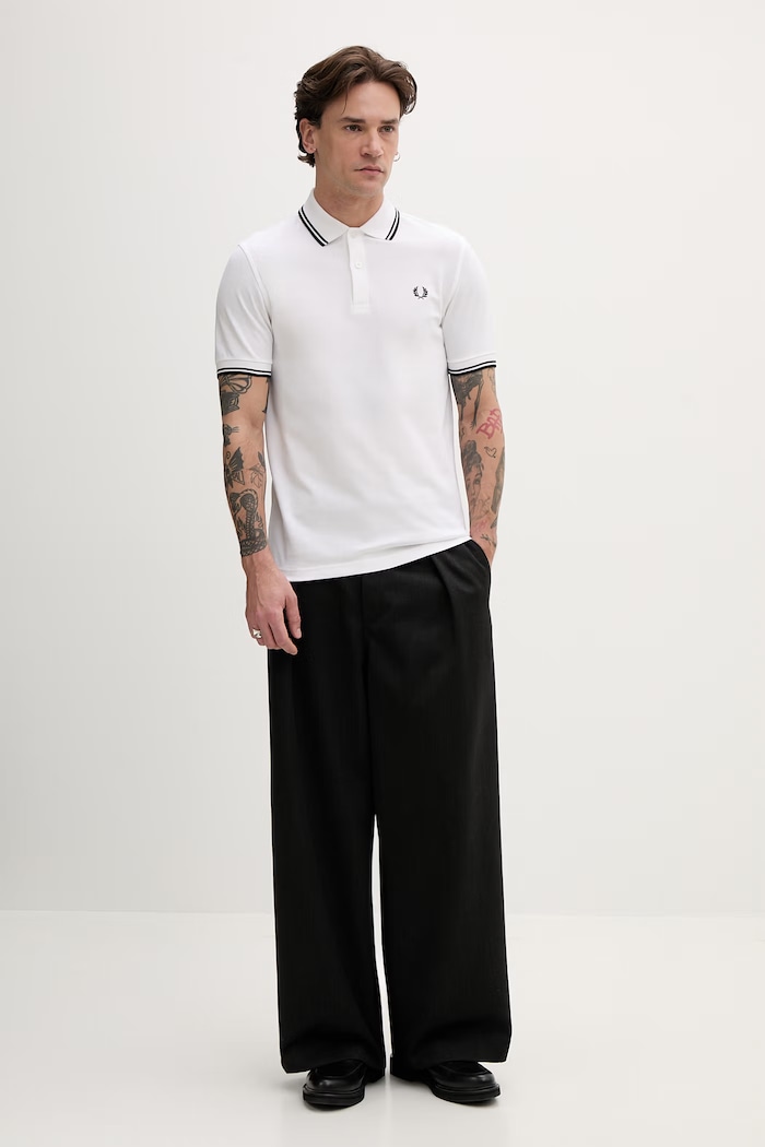 Памучна тениска с яка Fred Perry Twin Tipped Shirt M3600.200 бял AA00