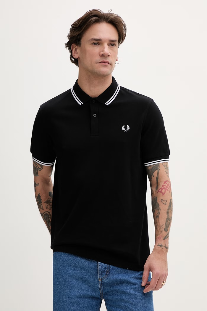Bombažen polo Fred Perry Twin Tipped Shirt Našitek črna M3600.350