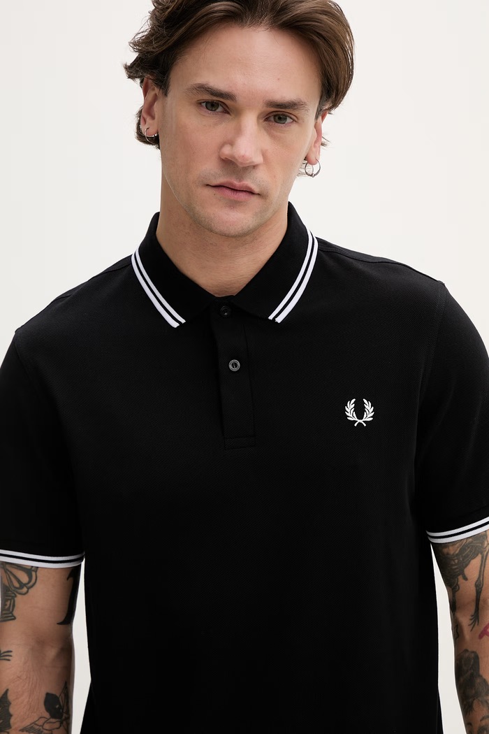 Bombažen polo Fred Perry Twin Tipped Shirt črna M3600.350