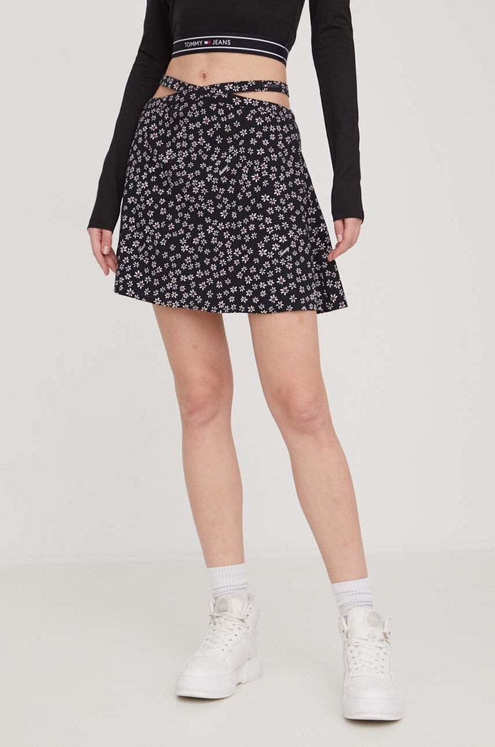 Sukně Tommy Jeans mini černá DW0DW17438