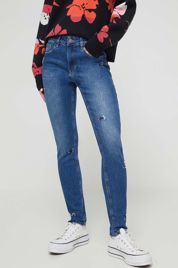 Kavbojke Desigual mornarsko modra 24SWDD01