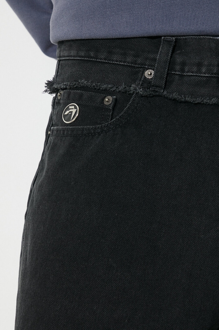 Traperice AMBUSH Waist Detail Denim Pants BMYB003S24DEN0011100 crna
