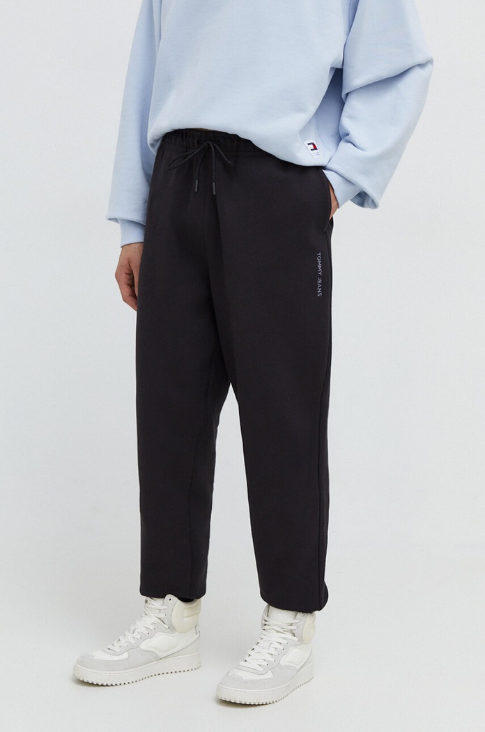 Odzież Tommy Jeans spodnie dresowe bawełniane DM0DM18378 czarny