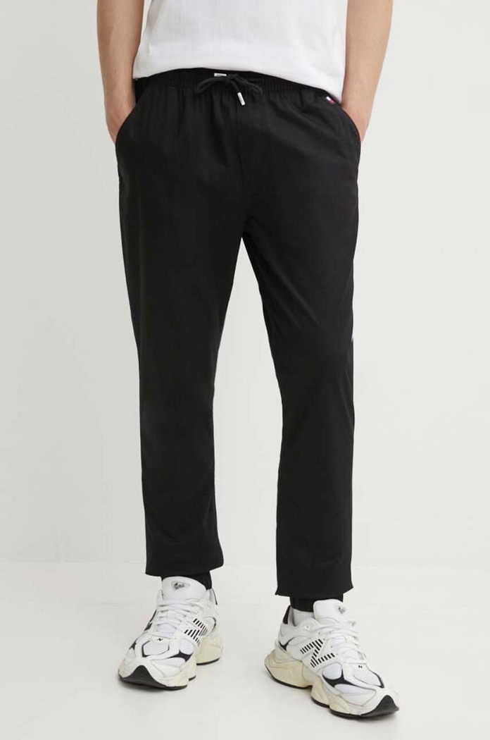 Tommy Jeans spodnie z elastanem czarny DM0DM19457