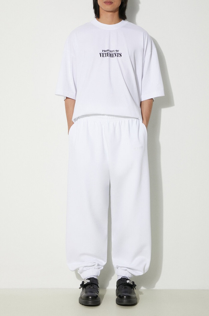 VETEMENTS joggers Embroidered Logo Sweatpants UE64SP600W white SS24