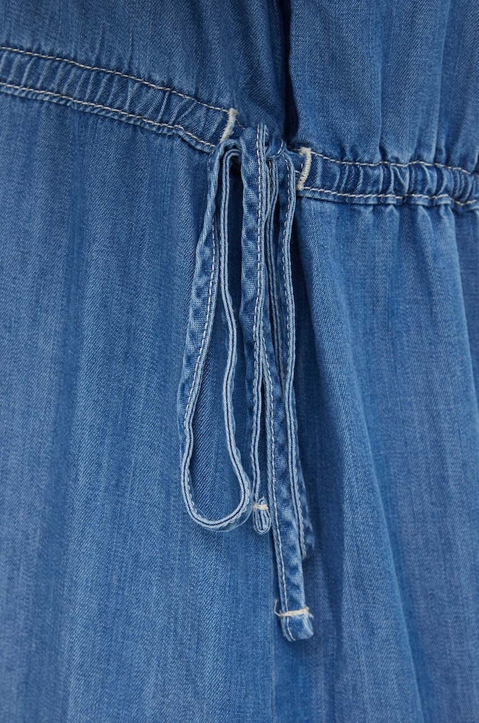 Памучна рокля Levi's A7571