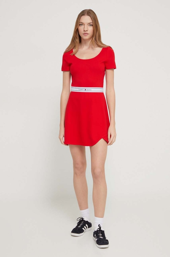 Рокля Tommy Jeans DW0DW17924 червен SS24