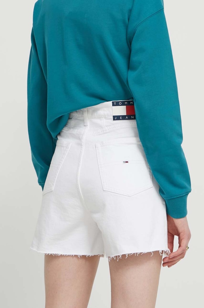 Odzież Tommy Jeans szorty jeansowe DW0DW17636 biały