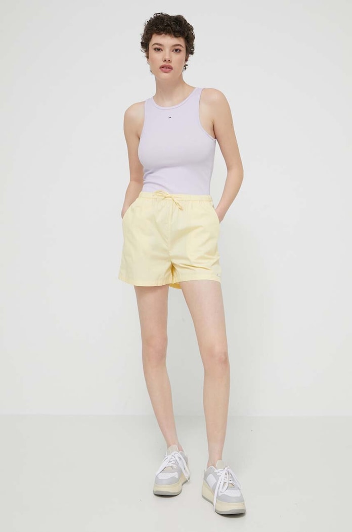 Bavlněné šortky Tommy Jeans DW0DW17778 žlutá SS24