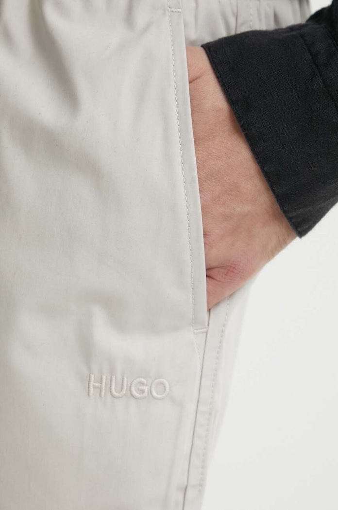 Памучен къс панталон HUGO сив 50510596