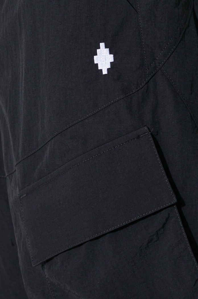 Šortky Marcelo Burlon Cross Nylon Cargo Shorts CMCS001S24FAB0011001
