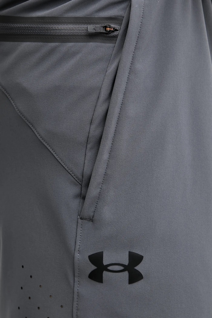 Under Armour pantaloni scurți de antrenament Peak gri 1376782