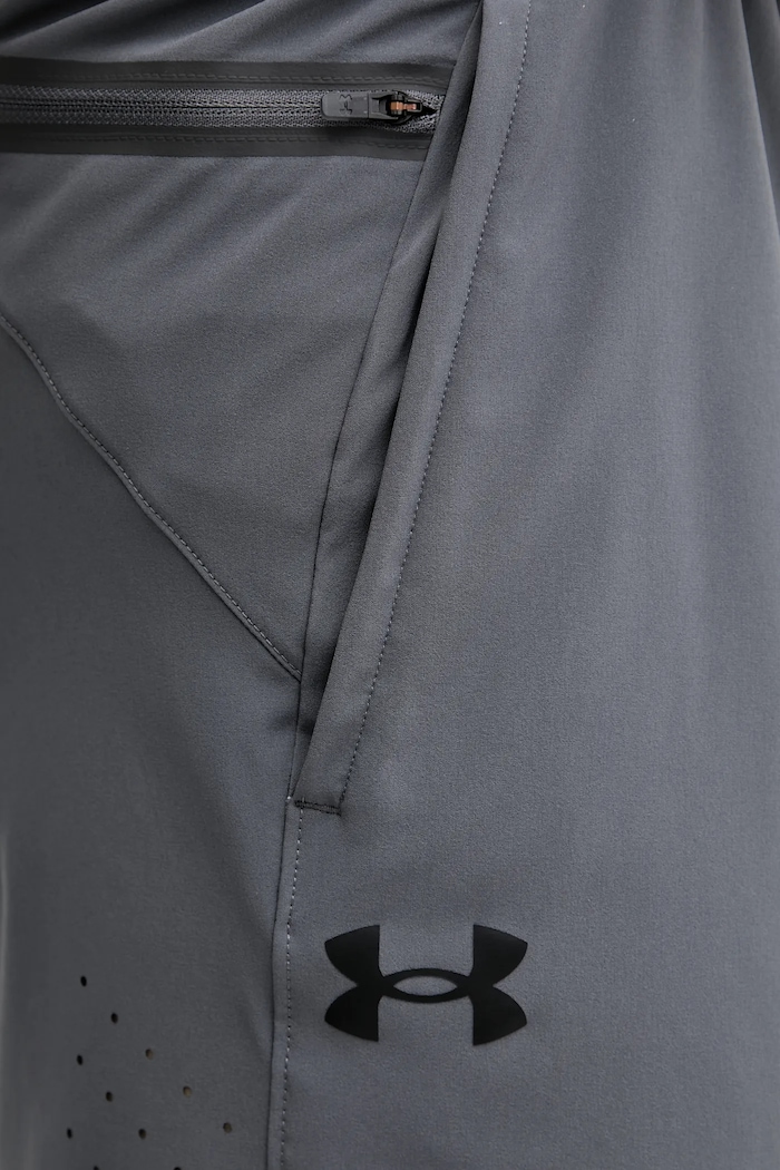 Under Armour pantaloni scurți de antrenament Peak gri 1376782