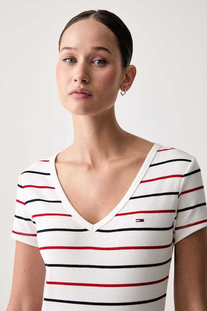 Tommy Jeans T-shirt damski bawełniany z elastanem biały DW0DW17385