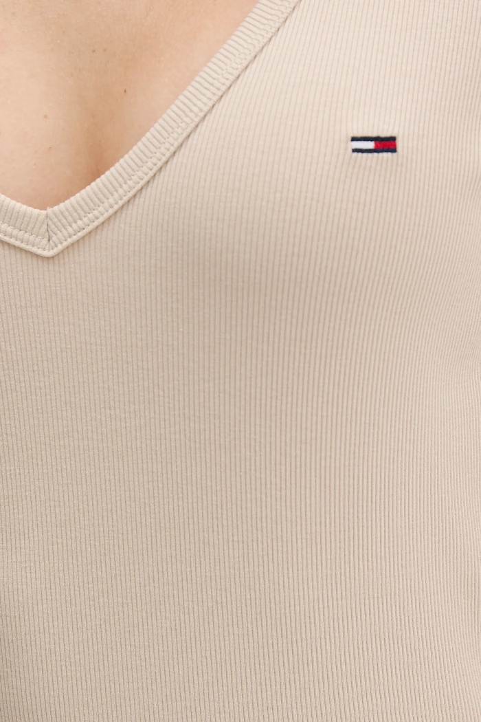 Tommy Jeans tričko dámske bavlnené s elastanom DW0DW17385 béžová