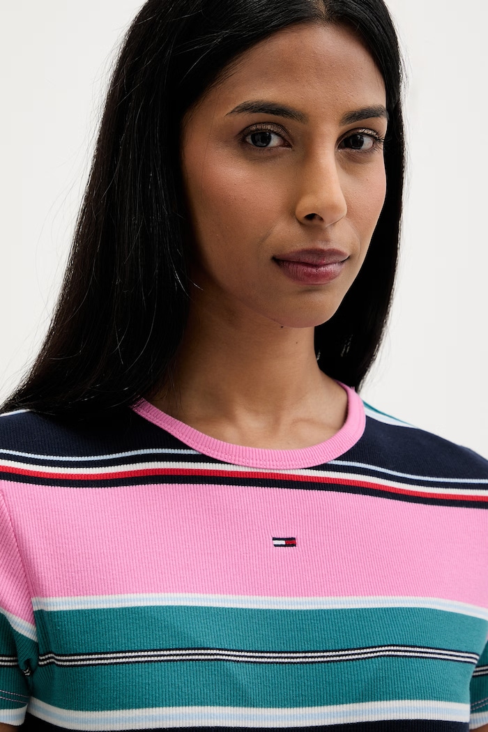 Tommy Jeans T-shirt basic damski bawełniany z elastanem różowy DW0DW17383
