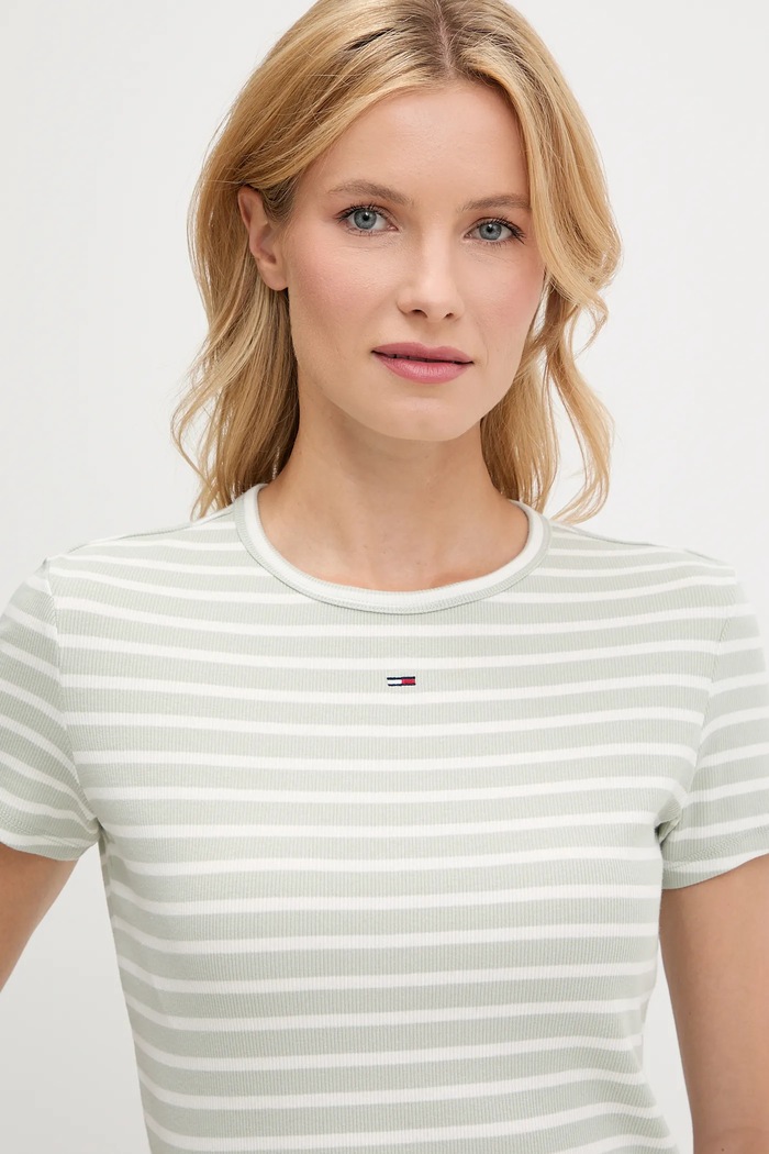 Oblečenie Tommy Jeans basic tričko dámske bavlnené s elastanom DW0DW17383 zelená