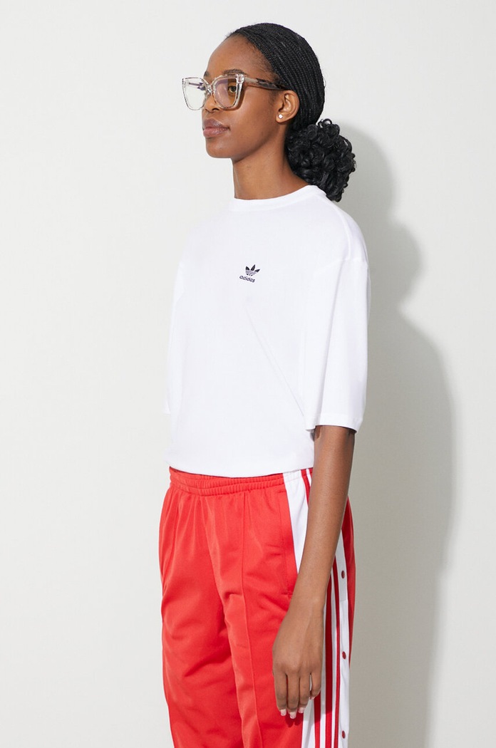Clothing adidas Originals t-shirt Trefoil Tee IR8064 beige