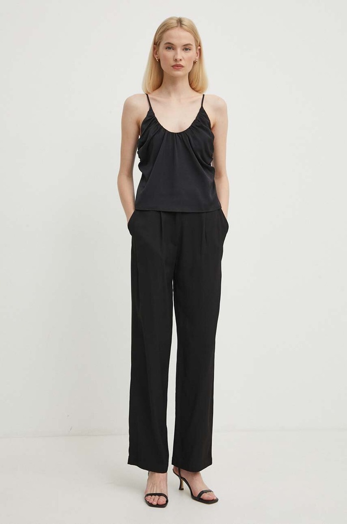 Top Sisley 51MGLH016 čierna SS24