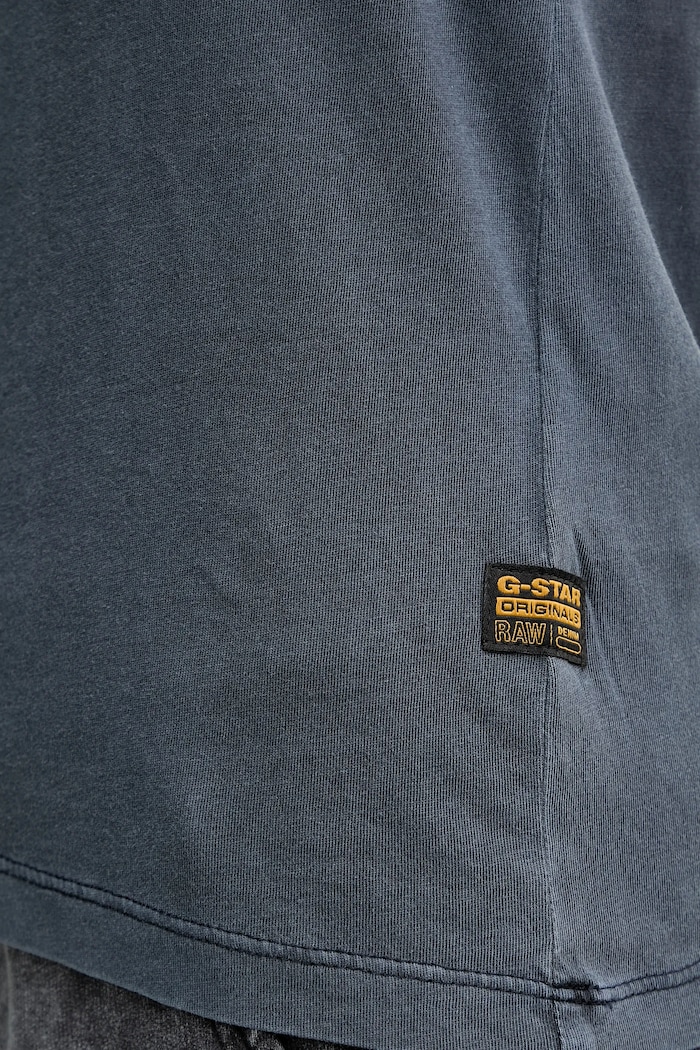 G-Star t-shirt γυναικείο βαμβακερό Overdyed eyben slim v t 2.0 D24533.B059 σκούρο μπλε