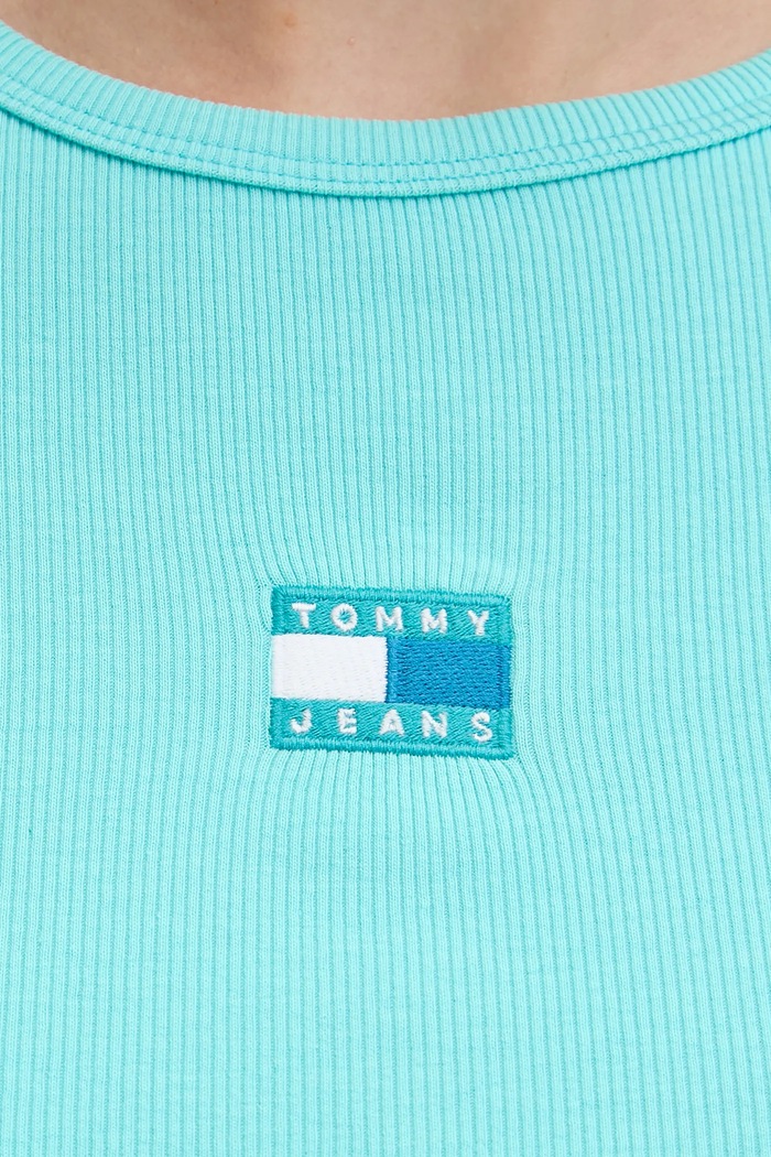 Tommy Jeans T-shirt damski bawełniany z elastanem turkusowy DW0DW17881