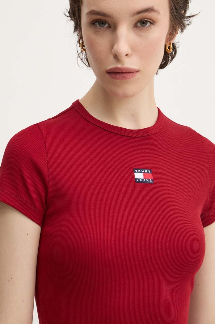 Tommy Jeans majica za žene od pamuka s elastanom bordo DW0DW17881