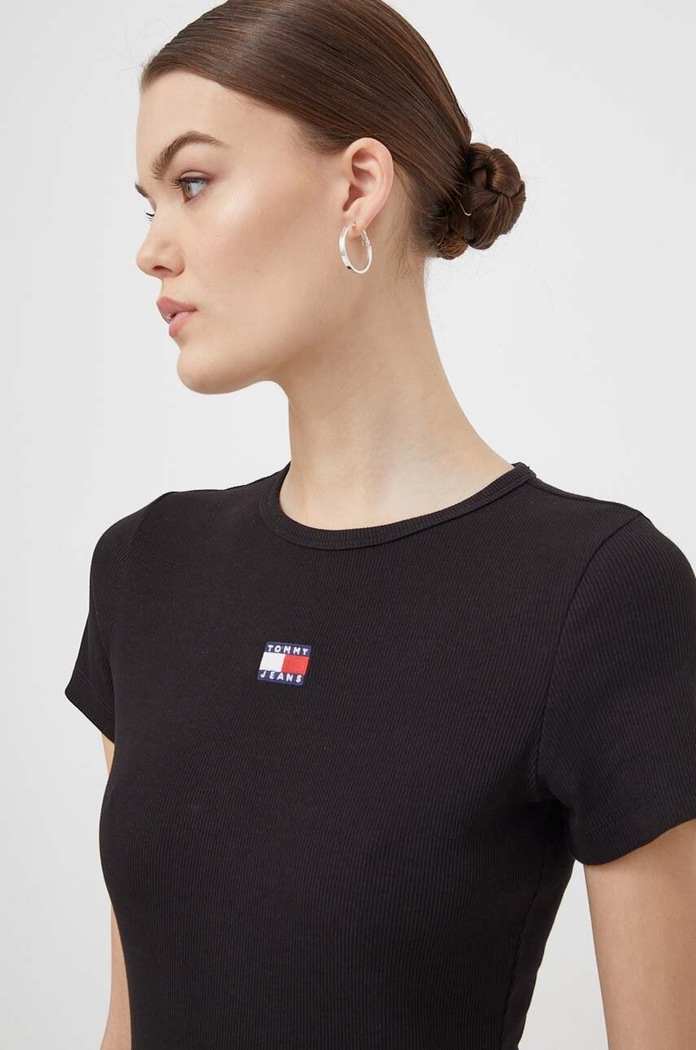 Tommy Jeans majica za žene od pamuka s elastanom crna DW0DW17881