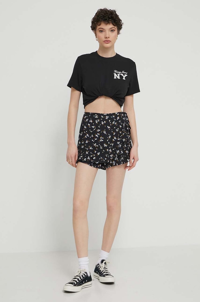Bavlněné tričko Tommy Jeans DW0DW17829 černá SS24