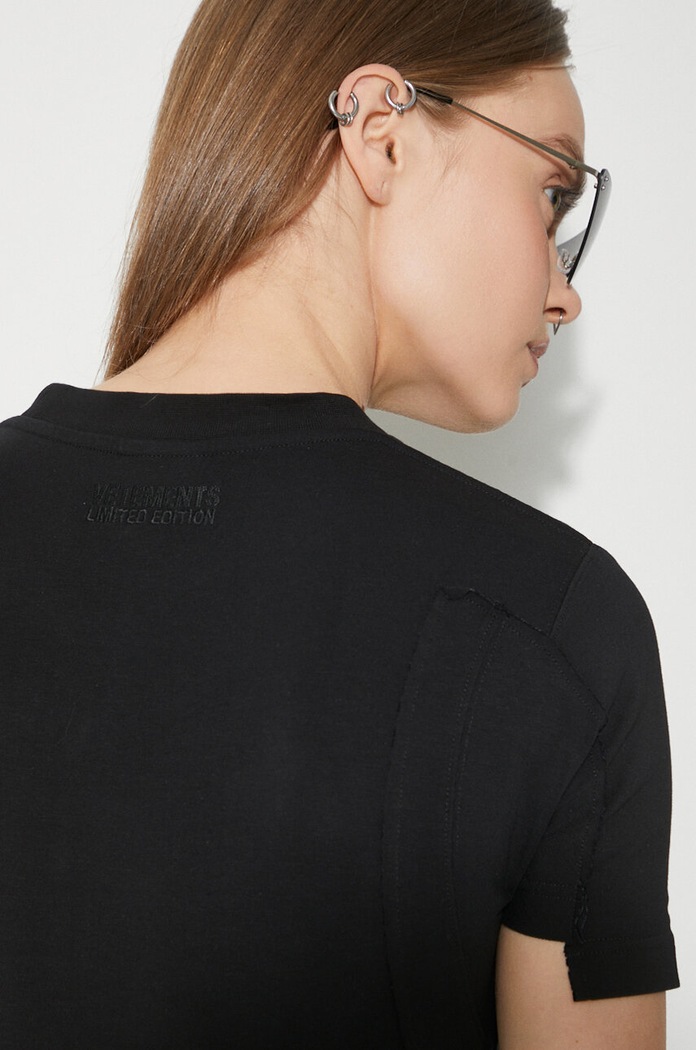 VETEMENTS t-shirt Blackout Cut-Up Fitted T-Shirt UE64TR100B