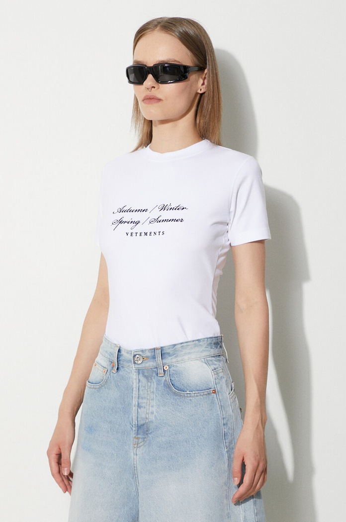 VETEMENTS t-shirt 4 Seasons Embroidered Logo Fitted T-Shirt WE64TR620W white