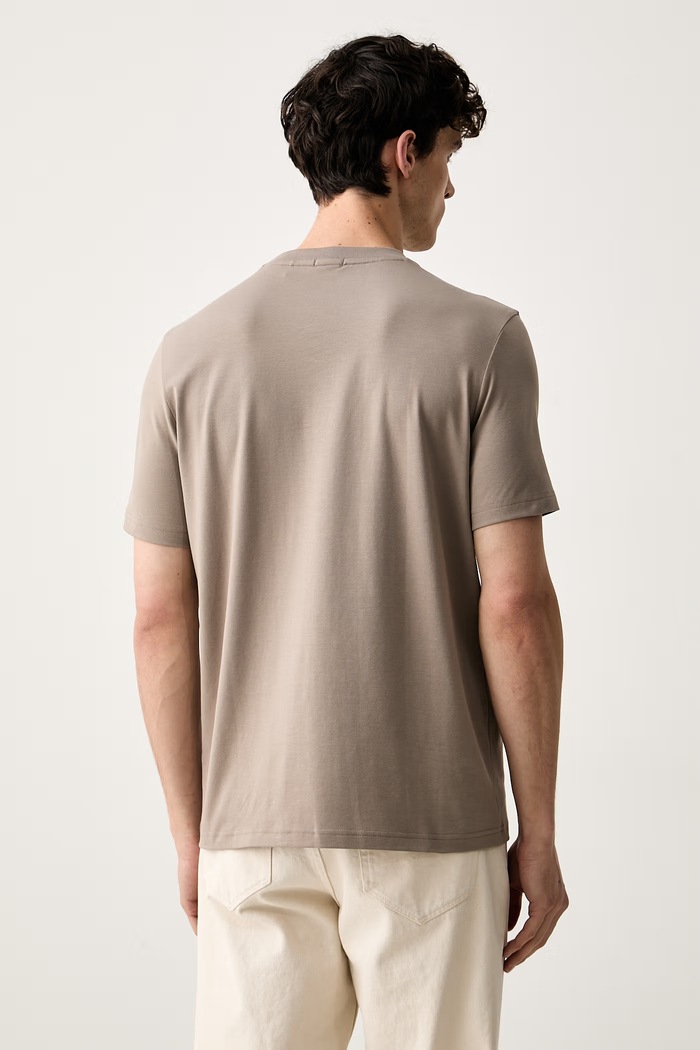 Дрехи BOSS Green тениска мъжка от памук с еластан Tee 50506373 бежов