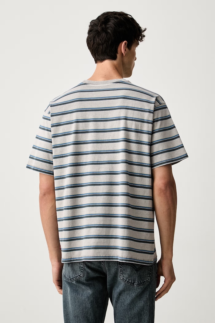 Oblačila Levi's kratka majica moška bombažna RED TAB VINTAGE A0637 siva