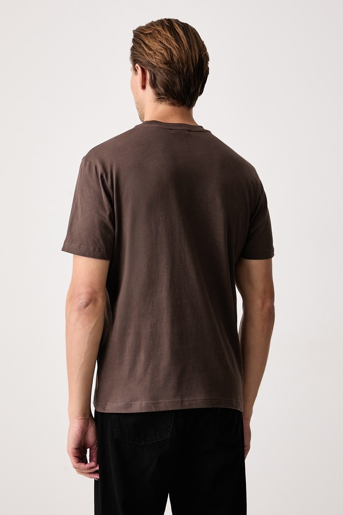 United Colors of Benetton Tričko pánské bavlněné 3MI5J1AF7 hnědá SS26