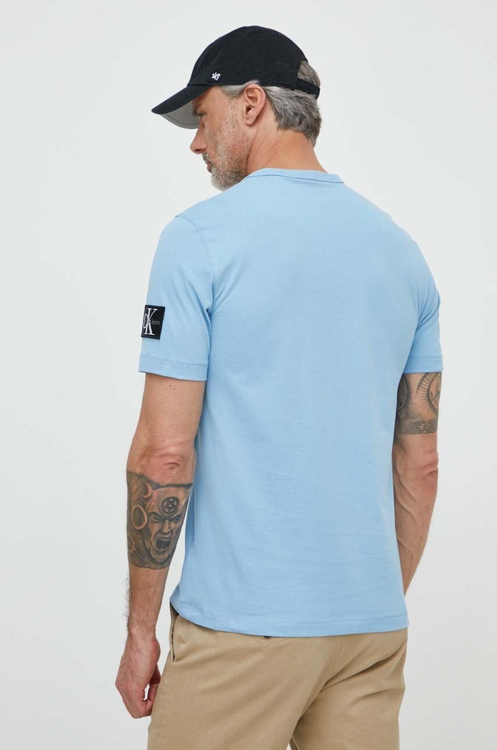 Odzież Calvin Klein Jeans T-shirt bawełniany J30J323484 niebieski